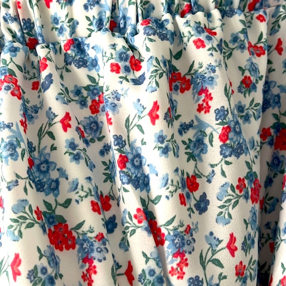 Altar’d State floral romper size XL. NEW WITH TAG - Picture 2 of 3